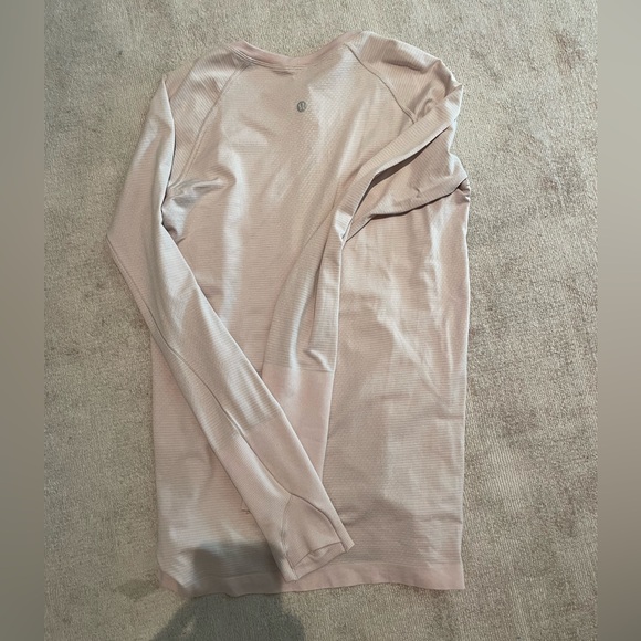 Lululemon Swiftly Tech Long-Sleeve Shirt 2.0 Hip leng Strawberry Milkshake Size8 - Picture 3 of 4